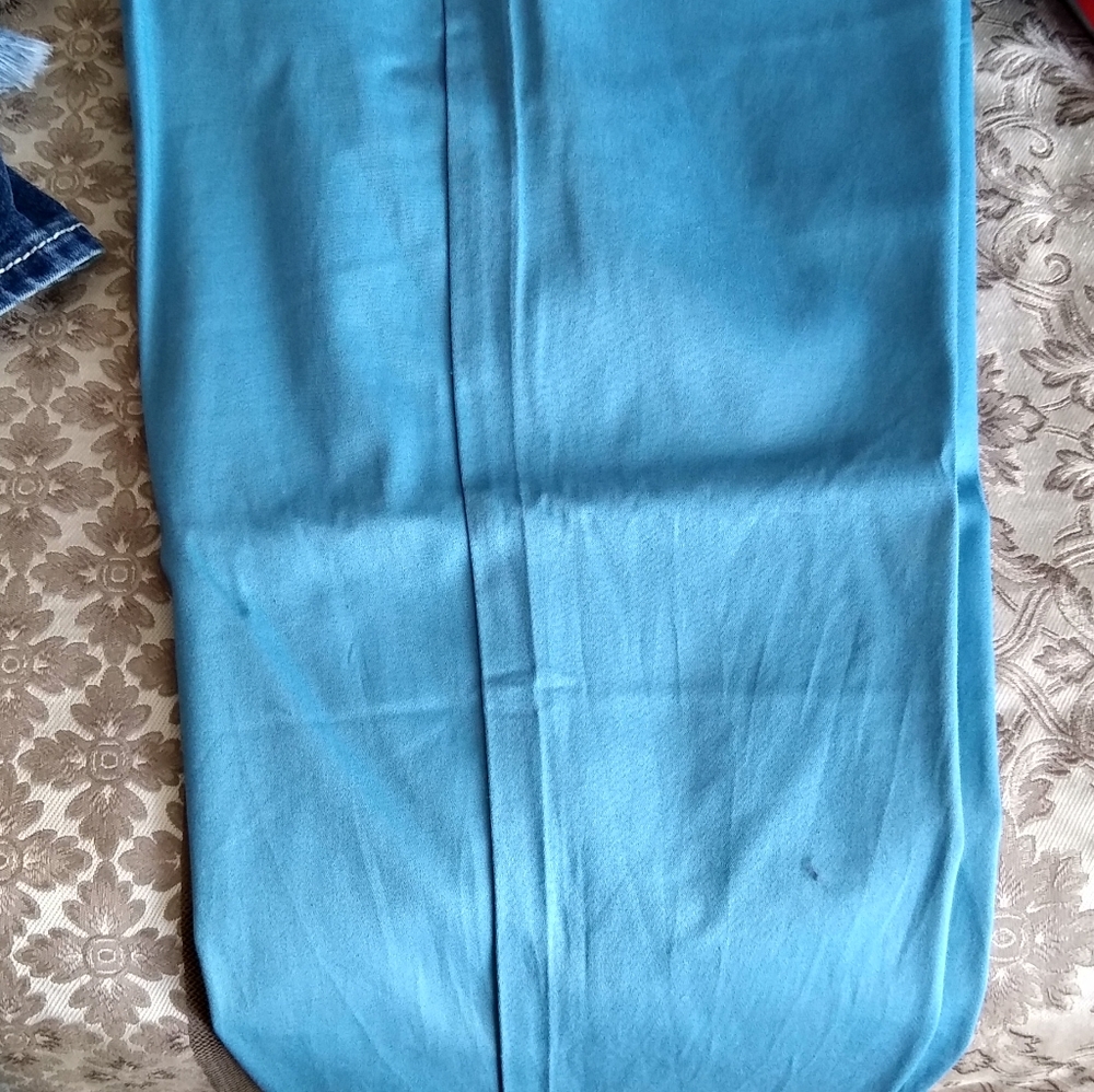 Capris - Picture 3 of 3